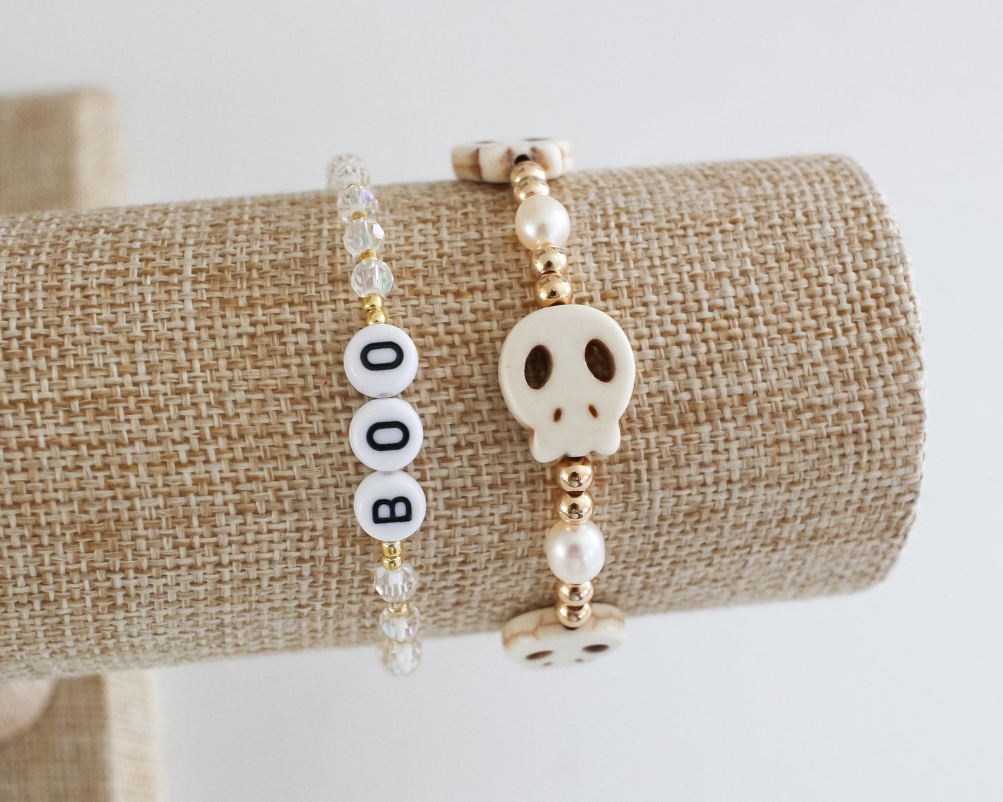 Howlite Skull Pearl Bracelet | Pearl and Metal Beads